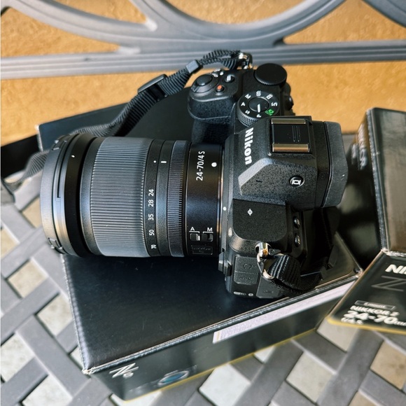 SOLD! Nikon Z5 camera with 24-70mm lens - Picture 3 of 4